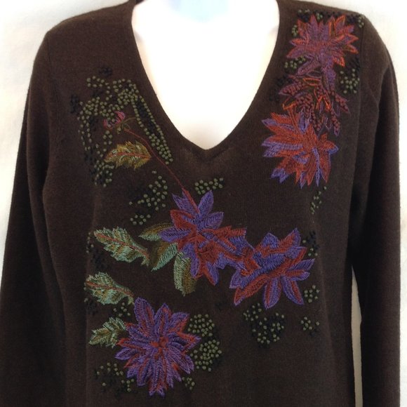 TABI Simply Classic Floral Embroidered Sweater. - Picture 2 of 10